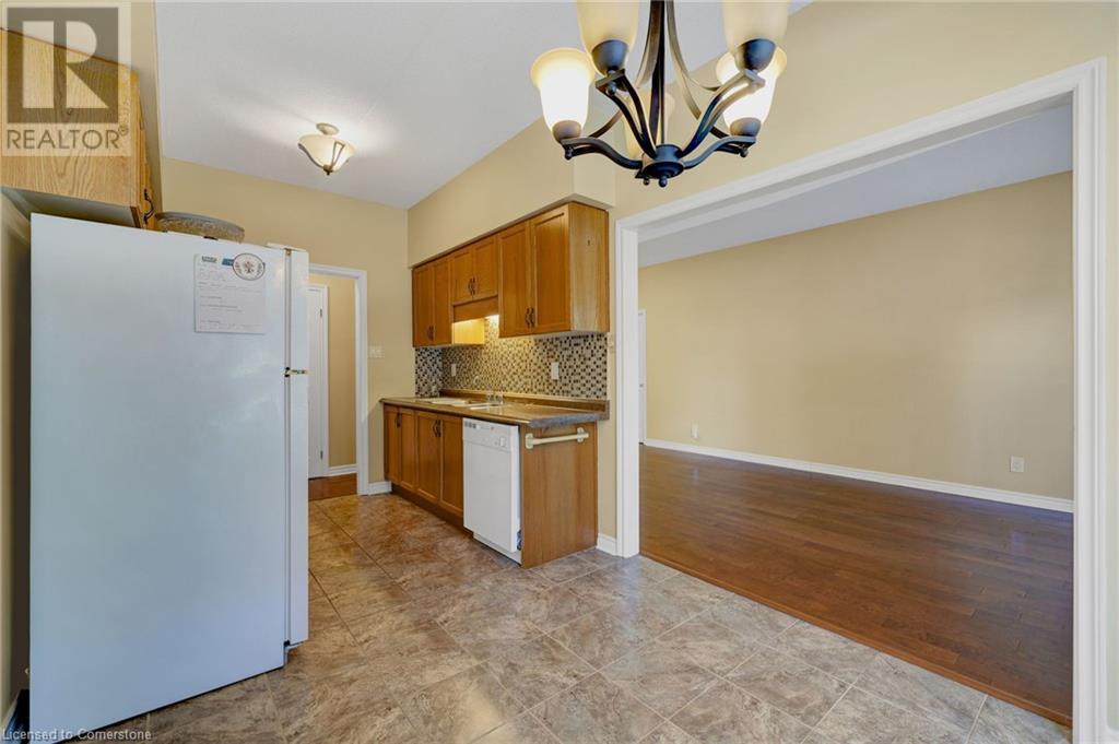 416 Limeridge Road E Unit# 109, Hamilton, Ontario  L9A 2S7 - Photo 13 - 40681741