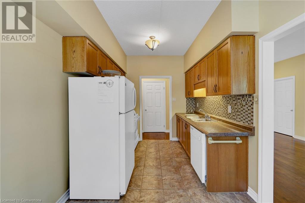 416 Limeridge Road E Unit# 109, Hamilton, Ontario  L9A 2S7 - Photo 18 - 40681741