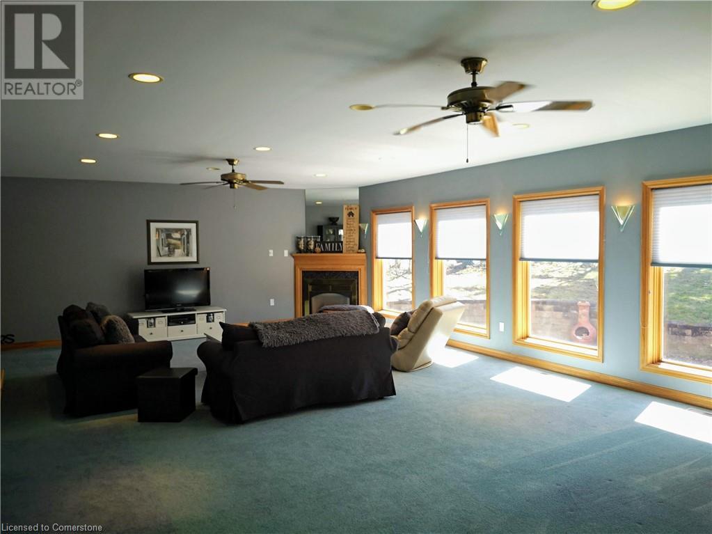 144 Wilson Street, Hamilton, Ontario  L9G 2B7 - Photo 11 - 40681610