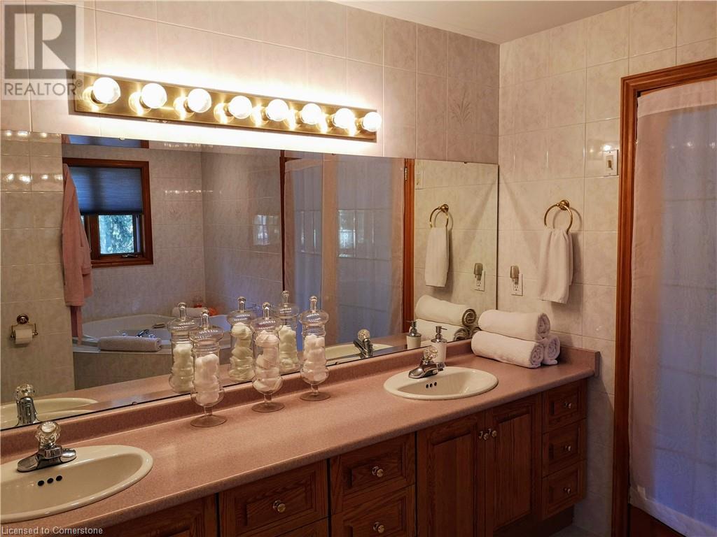 144 Wilson Street, Hamilton, Ontario  L9G 2B7 - Photo 23 - 40681610