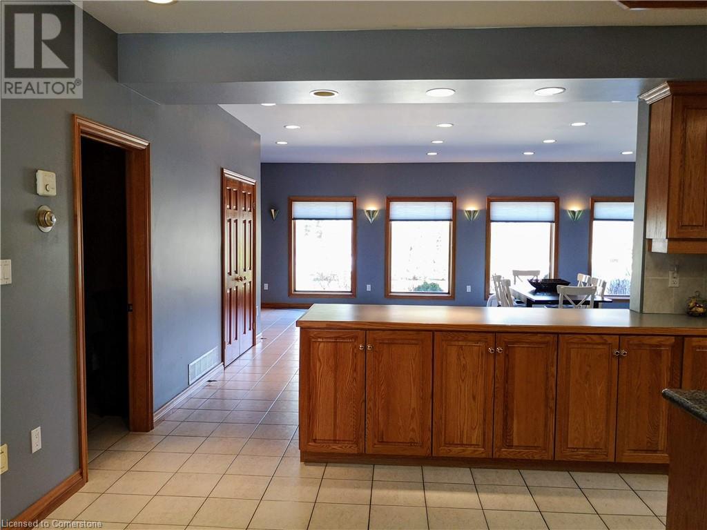 144 Wilson Street, Hamilton, Ontario  L9G 2B7 - Photo 9 - 40681610