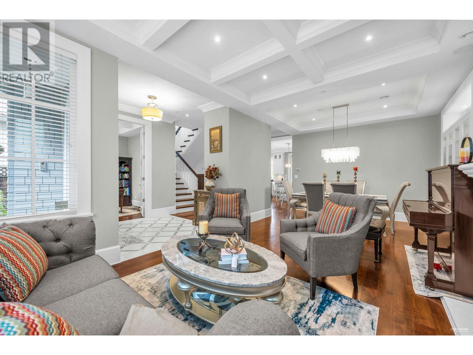 Listing Picture 3 of 38 : 2721 W 24TH AVENUE, Vancouver / 溫哥華 - 魯藝地產 Yvonne Lu Group - MLS Medallion Club Member