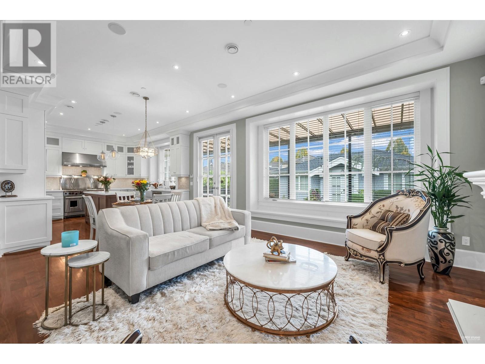Listing Picture 15 of 38 : 2721 W 24TH AVENUE, Vancouver / 溫哥華 - 魯藝地產 Yvonne Lu Group - MLS Medallion Club Member