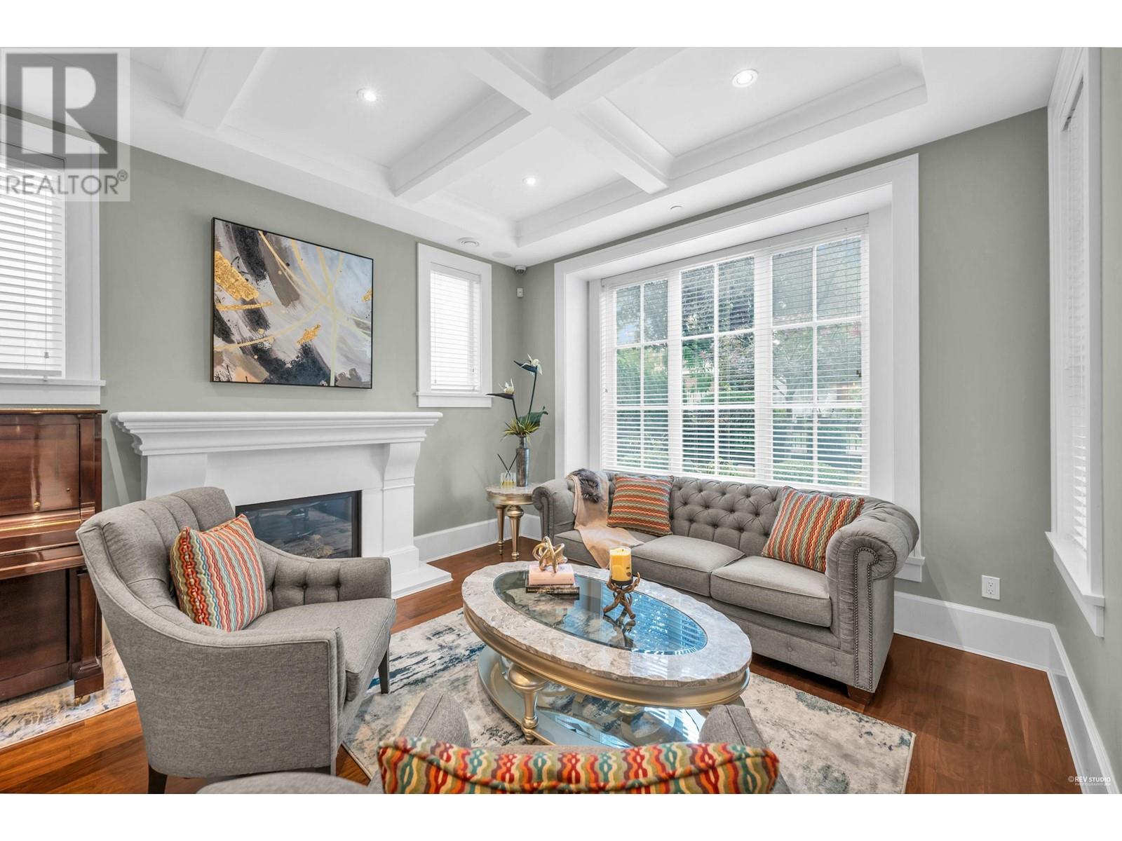 Listing Picture 5 of 38 : 2721 W 24TH AVENUE, Vancouver / 溫哥華 - 魯藝地產 Yvonne Lu Group - MLS Medallion Club Member