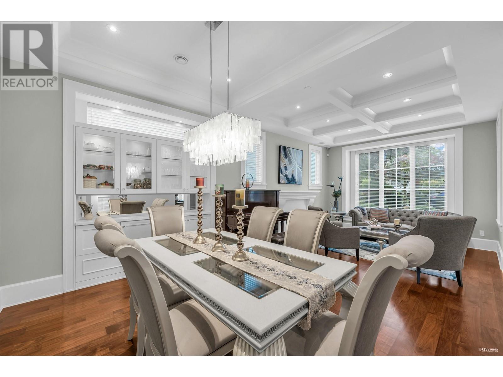 Listing Picture 7 of 38 : 2721 W 24TH AVENUE, Vancouver / 溫哥華 - 魯藝地產 Yvonne Lu Group - MLS Medallion Club Member