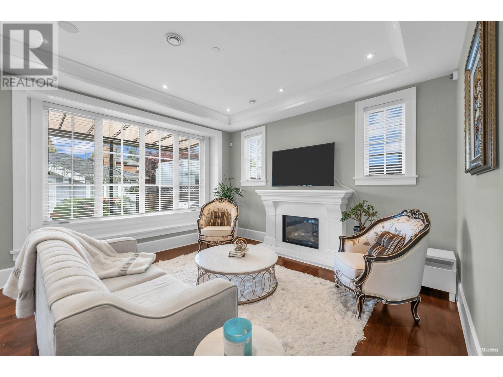 Listing Picture 13 of 38 : 2721 W 24TH AVENUE, Vancouver / 溫哥華 - 魯藝地產 Yvonne Lu Group - MLS Medallion Club Member