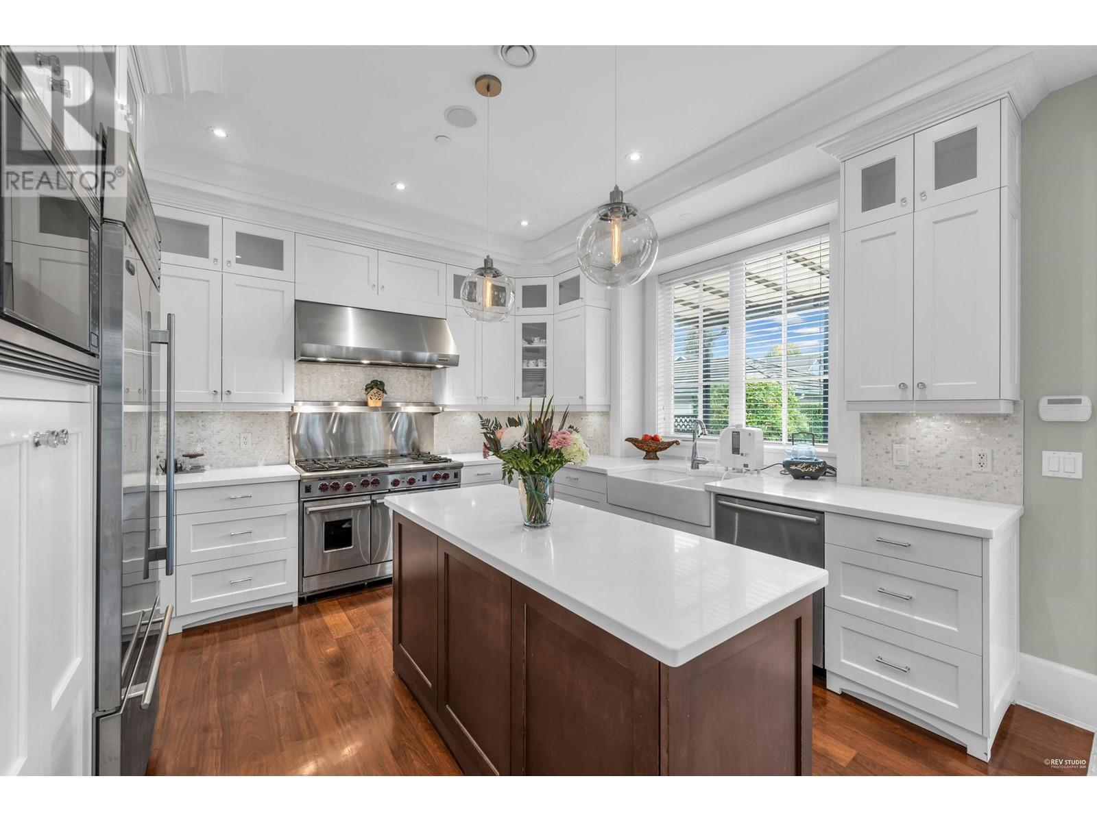 Listing Picture 20 of 38 : 2721 W 24TH AVENUE, Vancouver / 溫哥華 - 魯藝地產 Yvonne Lu Group - MLS Medallion Club Member