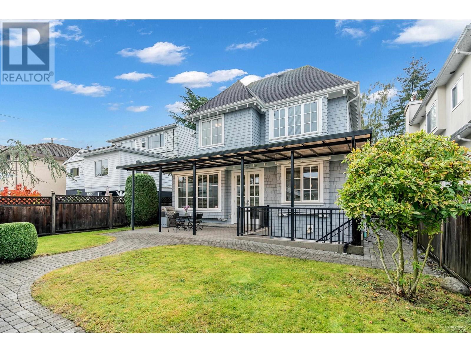 Listing Picture 32 of 38 : 2721 W 24TH AVENUE, Vancouver / 溫哥華 - 魯藝地產 Yvonne Lu Group - MLS Medallion Club Member