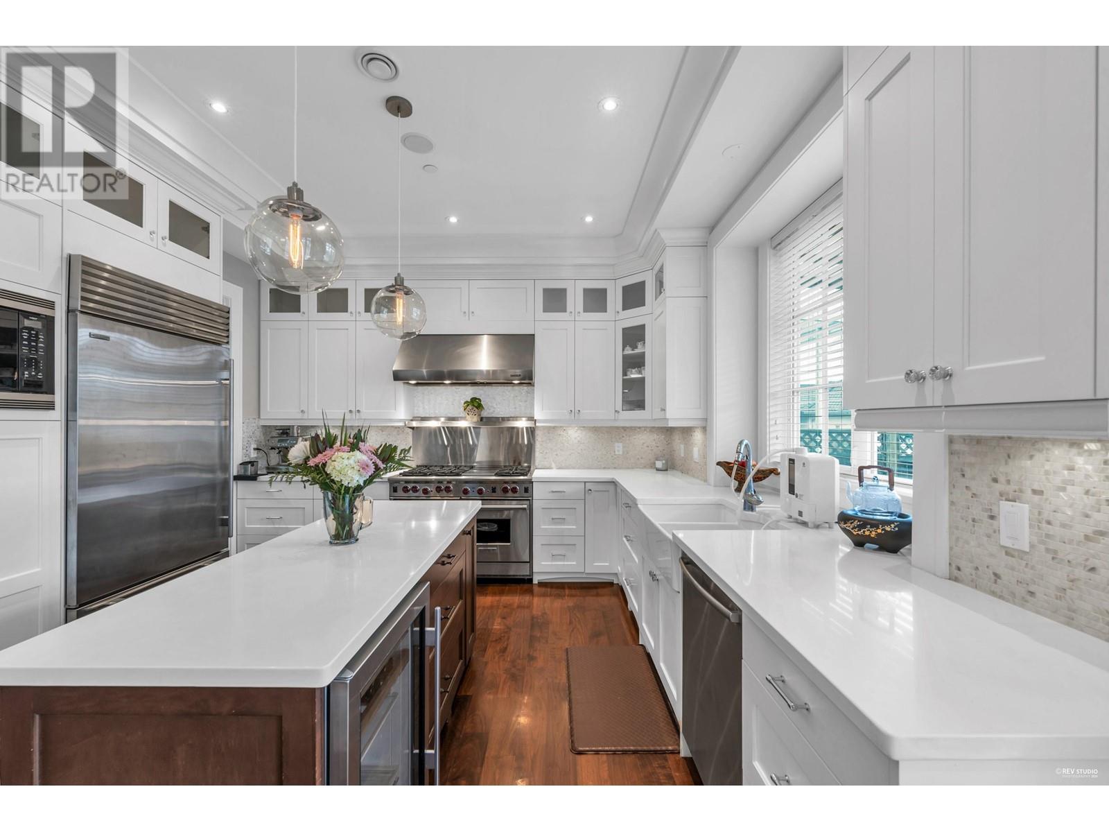 Listing Picture 19 of 38 : 2721 W 24TH AVENUE, Vancouver / 溫哥華 - 魯藝地產 Yvonne Lu Group - MLS Medallion Club Member