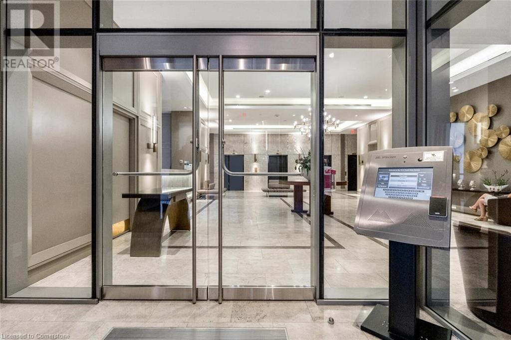 155 Yorkville Avenue Unit# 1012Toronto, Ontario  M5R 0B3 - Photo 4 - XH4180949