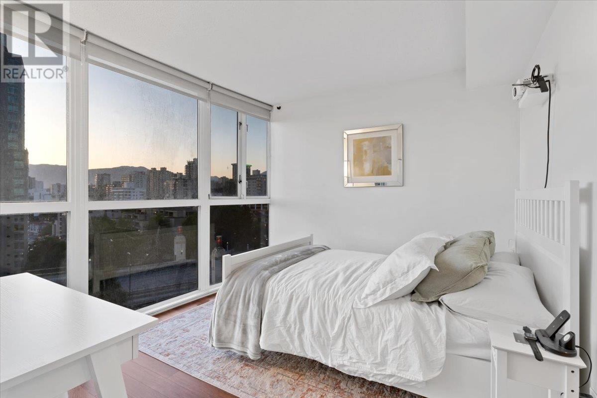 Listing Picture 8 of 18 : 1401 907 BEACH AVENUE, Vancouver / 溫哥華 - 魯藝地產 Yvonne Lu Group - MLS Medallion Club Member