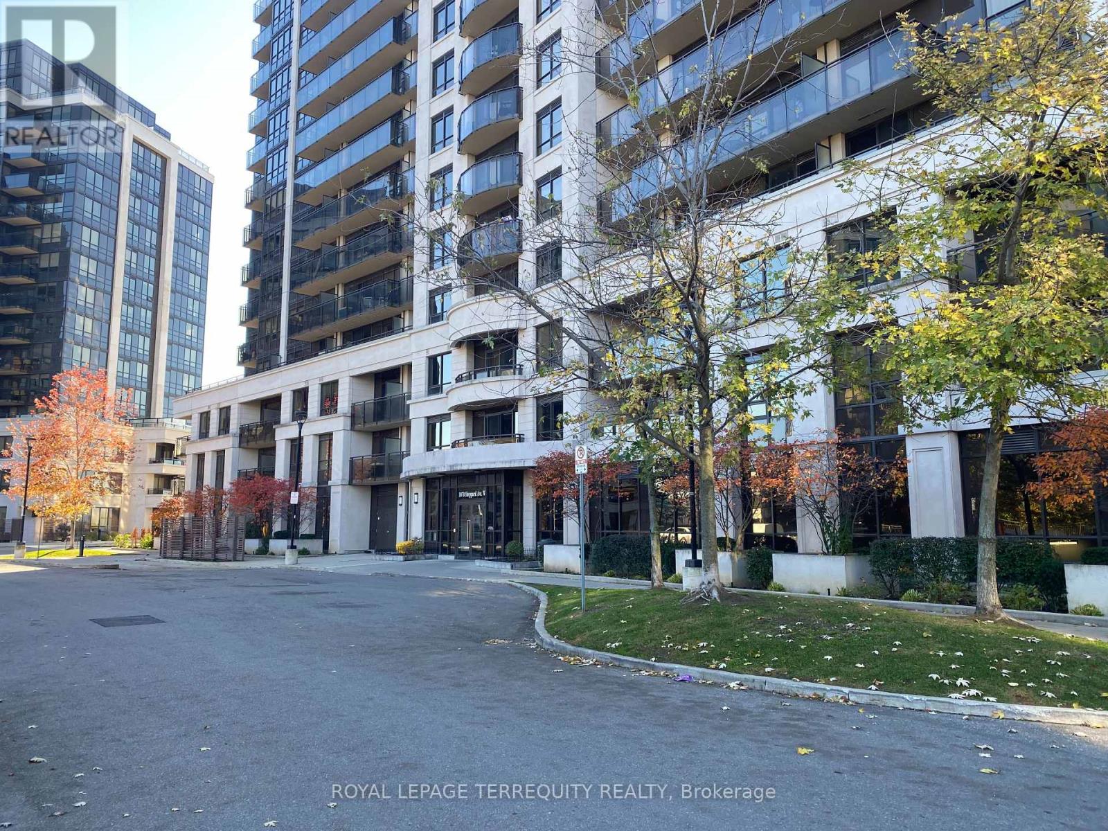 1210 - 1070 Sheppard Avenue W, Toronto, Ontario  M3J 0G8 - Photo 2 - W11413634