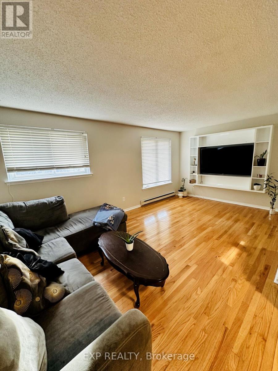 22 - 22 Rosset Crescent, Brampton, Ontario  L6X 2R3 - Photo 9 - W11413637