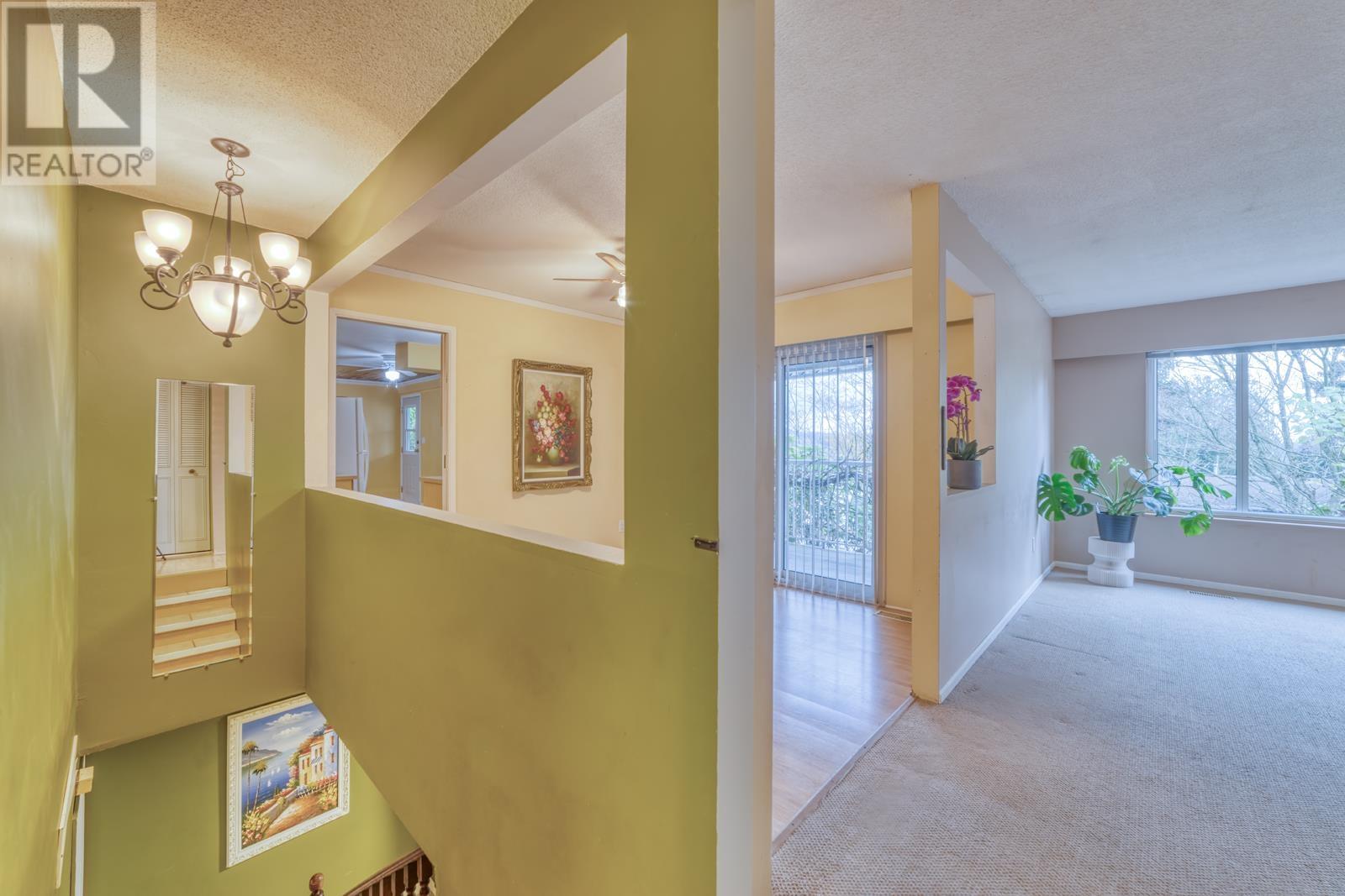 1026 Saddle Street, Coquitlam, British Columbia  V3C 3W3 - Photo 6 - R2947303
