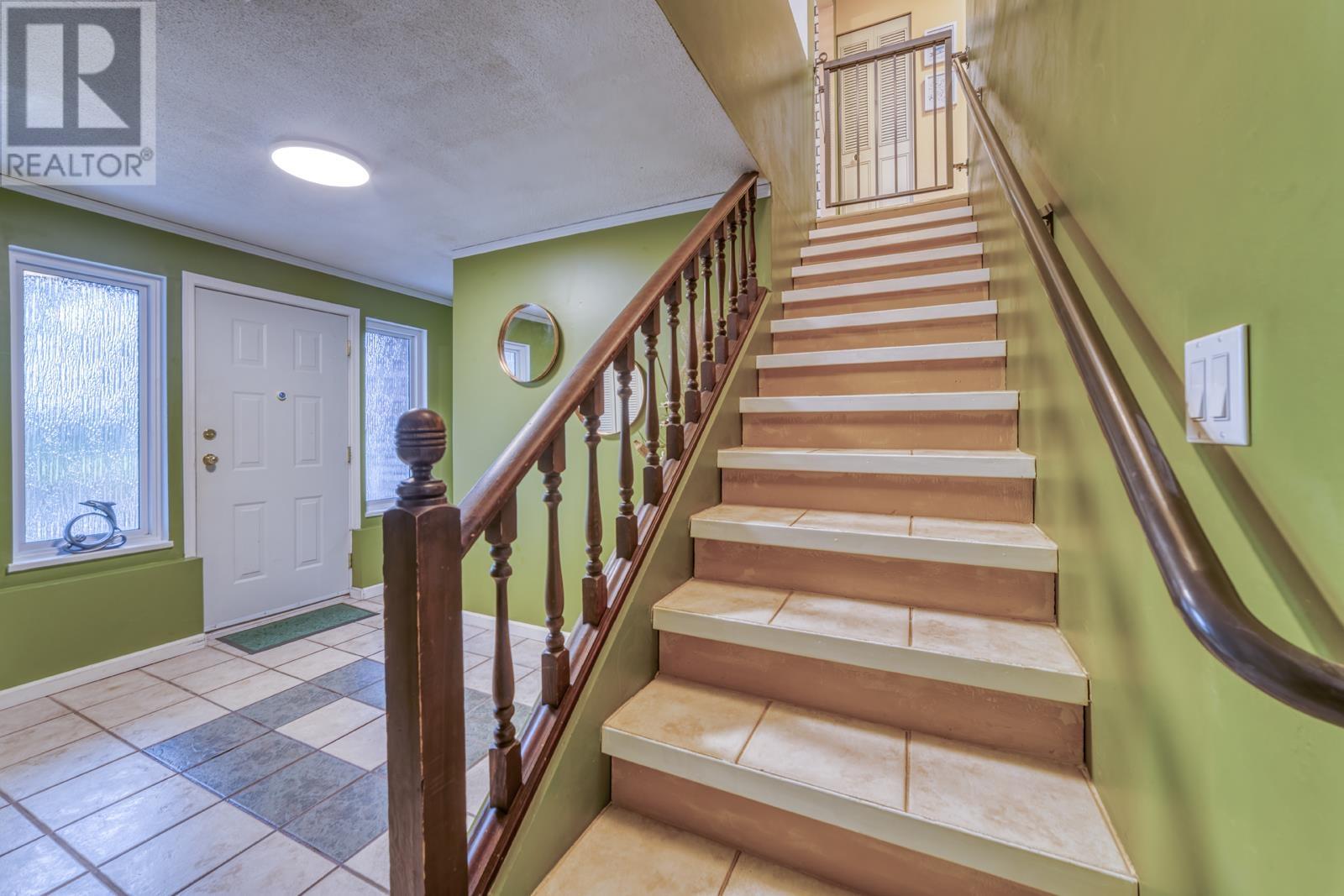 1026 Saddle Street, Coquitlam, British Columbia  V3C 3W3 - Photo 5 - R2947303