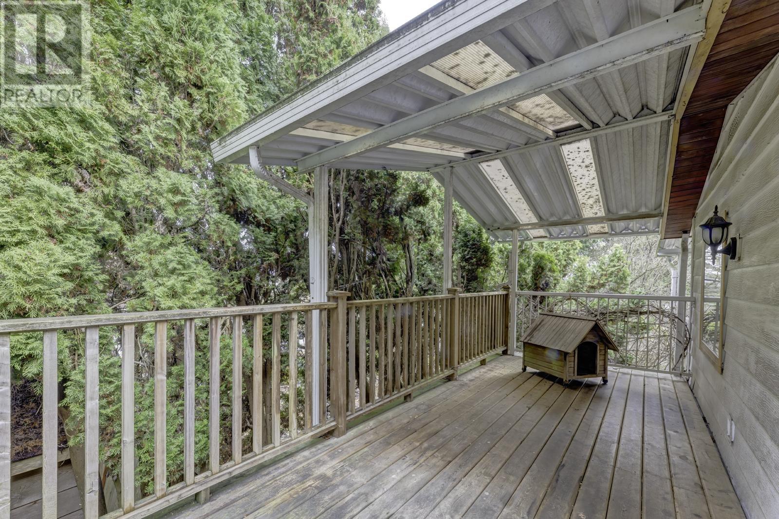 1026 Saddle Street, Coquitlam, British Columbia  V3C 3W3 - Photo 35 - R2947303