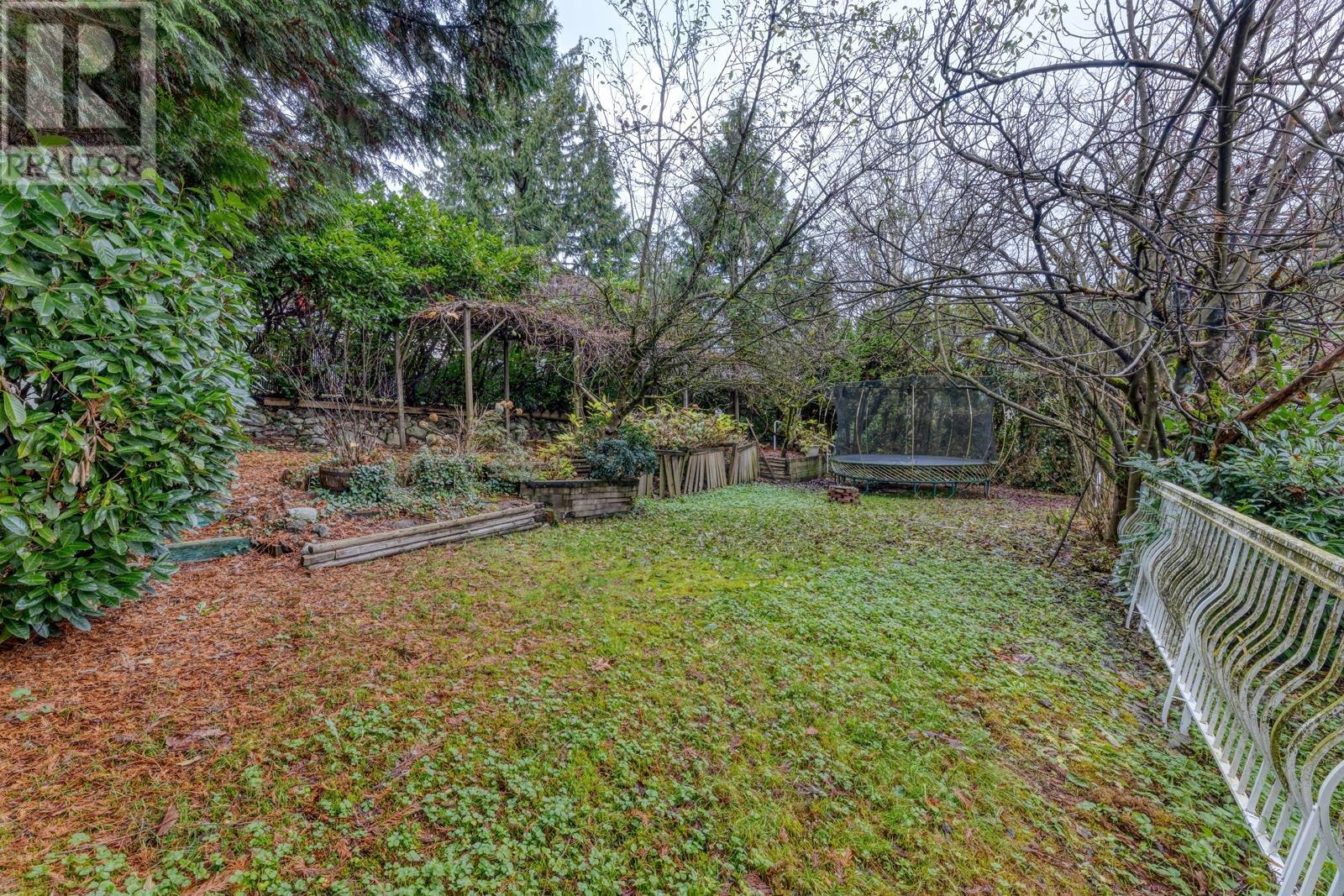 1026 Saddle Street, Coquitlam, British Columbia  V3C 3W3 - Photo 37 - R2947303