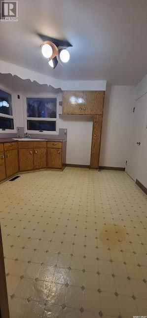 806 Prospect Avenue, Oxbow, Saskatchewan  S0C 2B0 - Photo 9 - SK988877