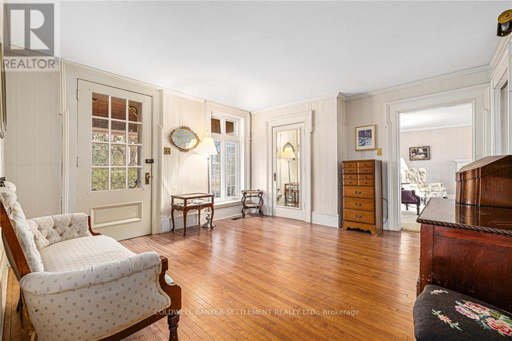 Property at 68 WILSON STREET W image 5