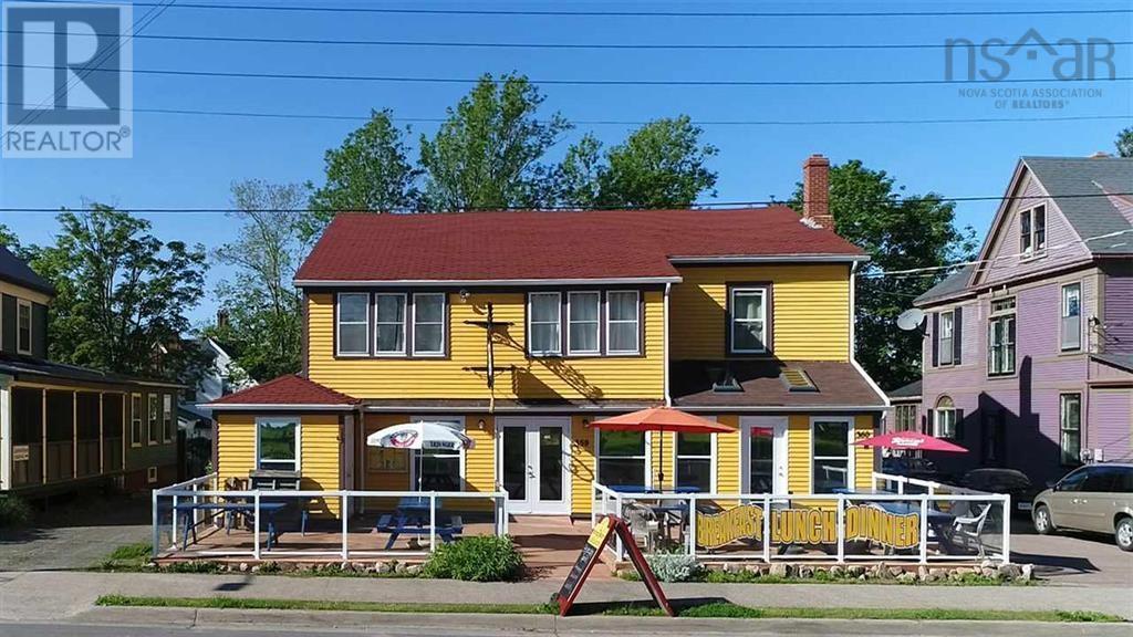358-360 St George Street, Annapolis Royal, Nova Scotia  B0S 1A0 - Photo 2 - 202427455
