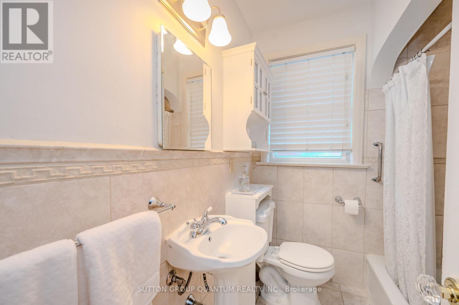 26 Reid Manor, Toronto, Ontario  M8Y 2H7 - Photo 14 - W11430613