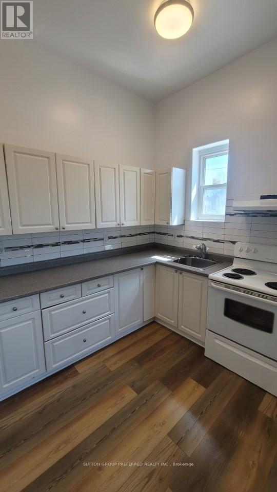 Property at 453 BATHURST STREET image 5