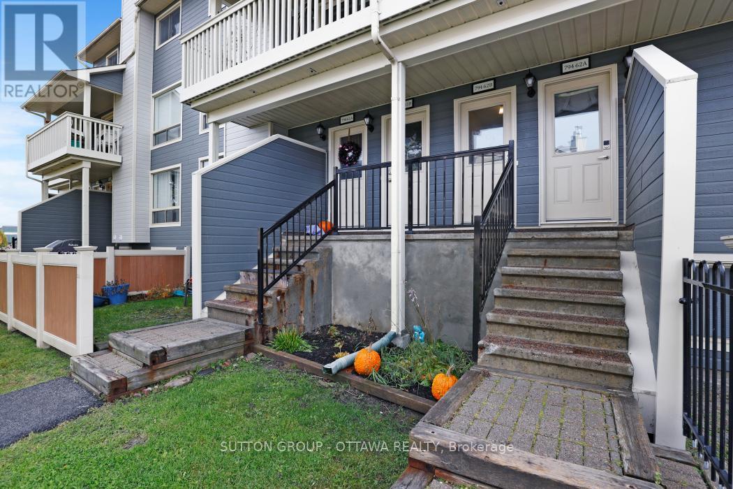 62b - 794 St. Andre Drive W, Ottawa, Ontario  K1C 4R9 - Photo 2 - X11431541