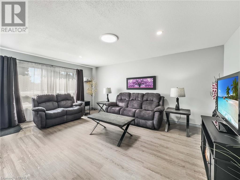 87 Dorothy Street, Brantford, Ontario  N3S 1H3 - Photo 4 - 40680766