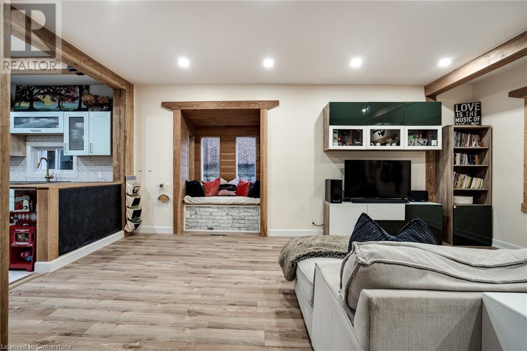 157 East 19th Street, Hamilton, Ontario  L9A 4S2 - Photo 8 - 40681377