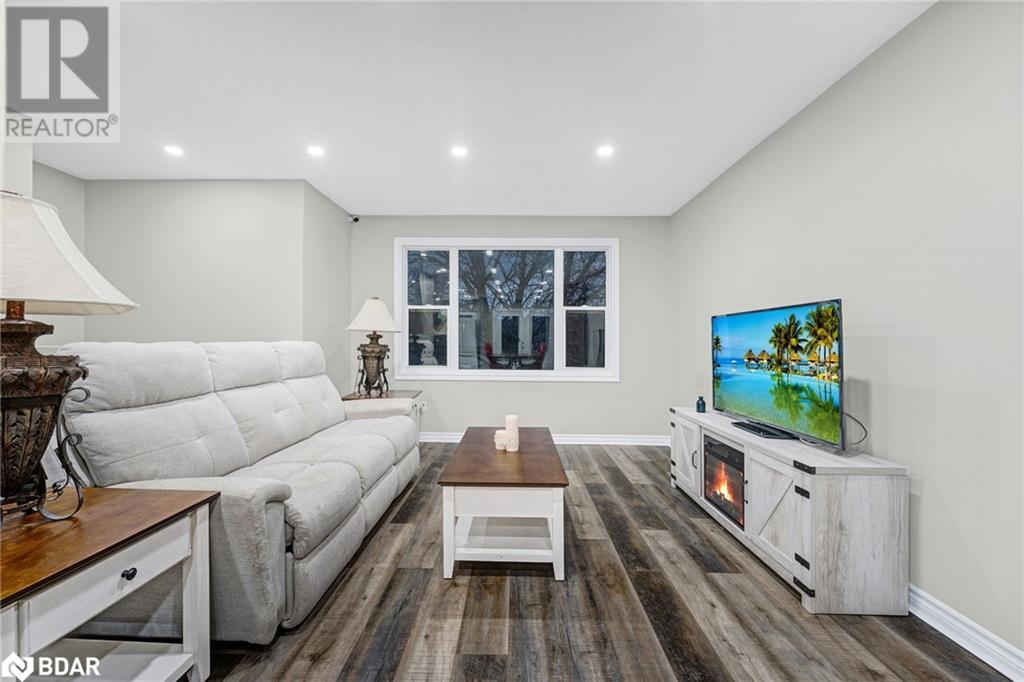 12 Riverdale Drive, Wasaga Beach, Ontario  L9Z 1E9 - Photo 8 - 40679570