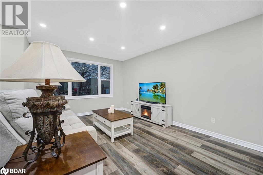 12 Riverdale Drive, Wasaga Beach, Ontario  L9Z 1E9 - Photo 9 - 40679570