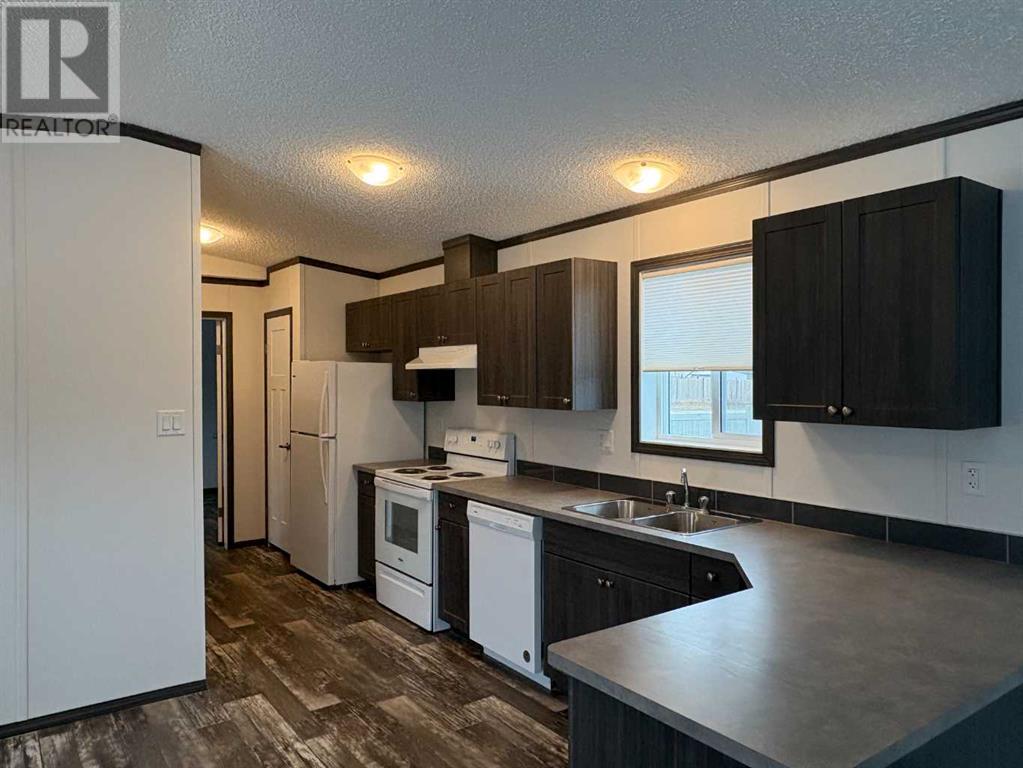 4710 Labrador Road, Cold Lake, Alberta  T9M 0K8 - Photo 2 - A2181313