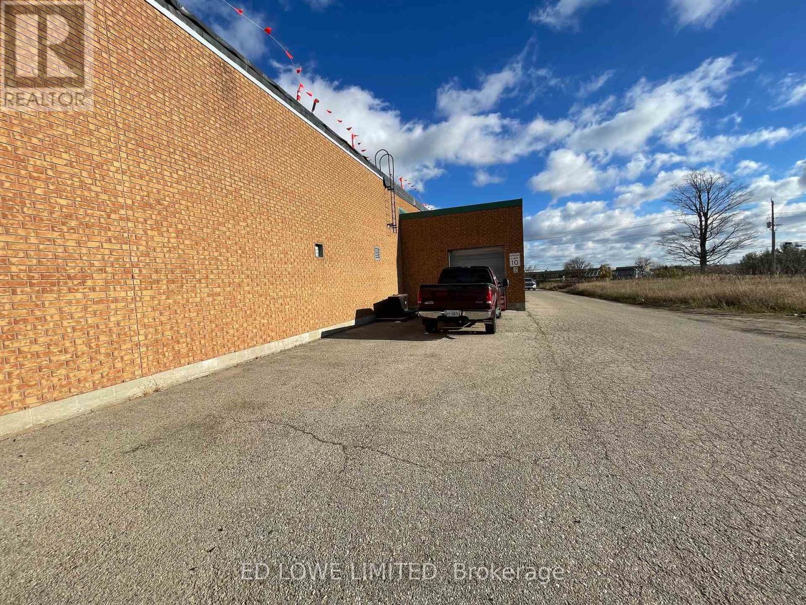 530 Welham Road, Barrie (0 East), Ontario  L4N 8Z7 - Photo 12 - S10429011