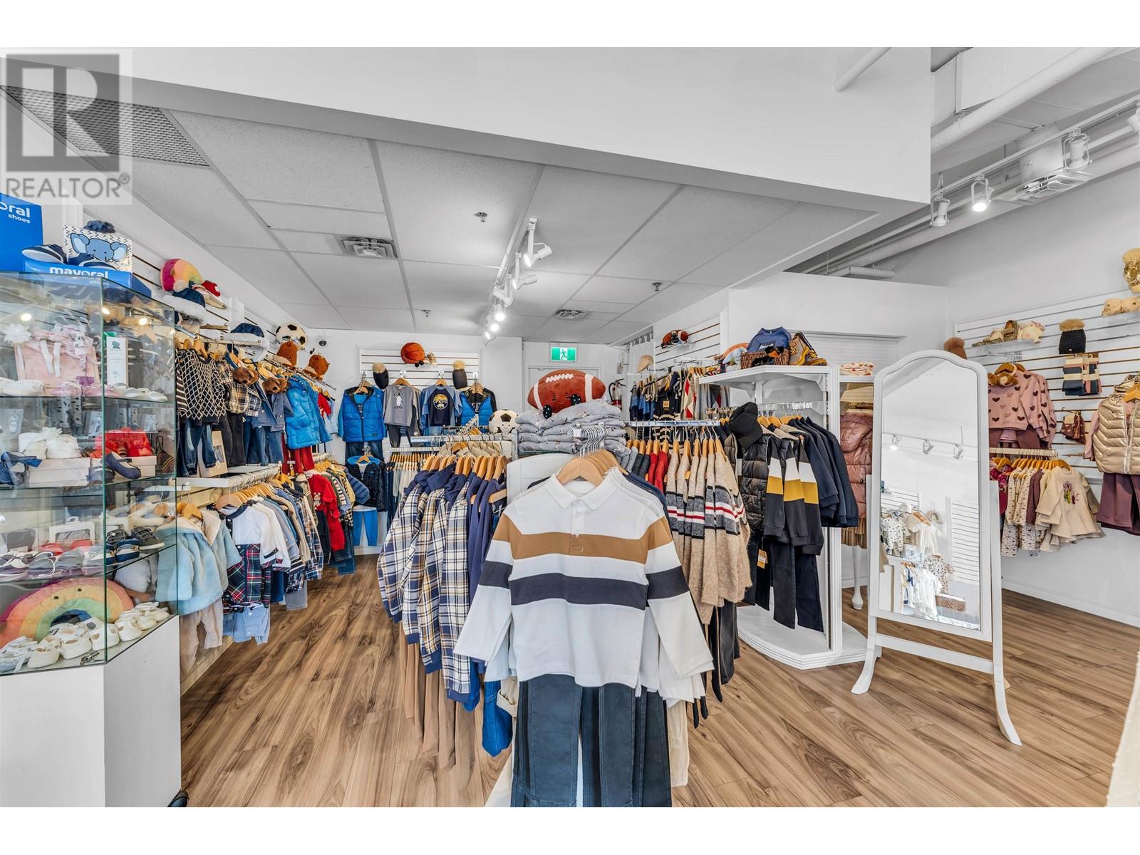 2581 W Broadway, Vancouver, British Columbia  V6K 2E9 - Photo 4 - C8064773