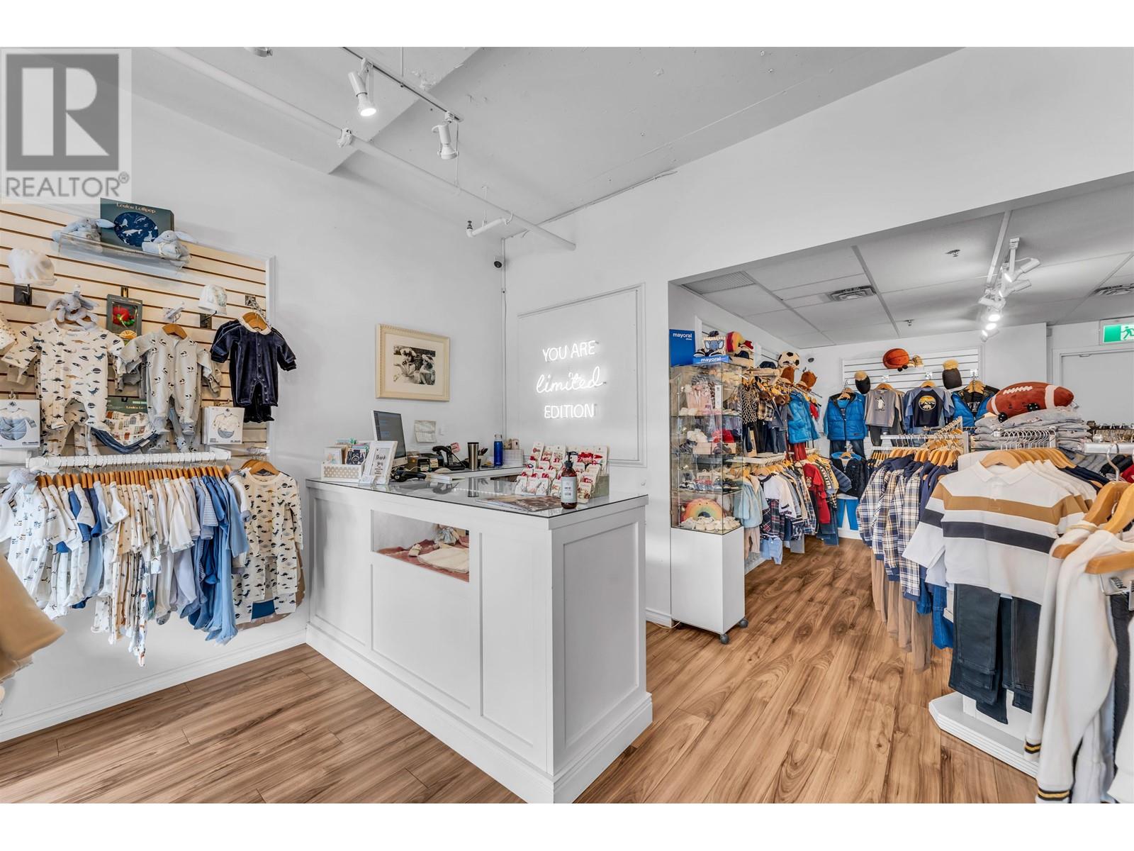 2581 W Broadway, Vancouver, British Columbia  V6K 2E9 - Photo 5 - C8064773