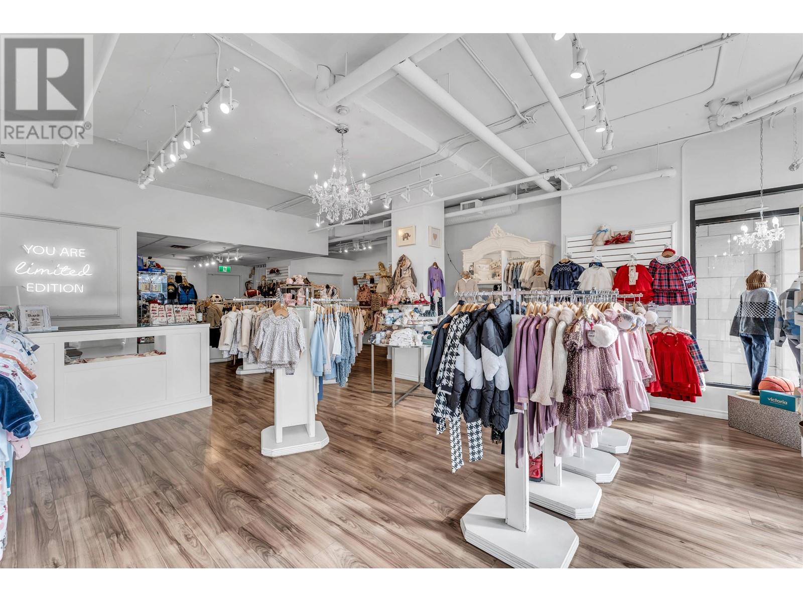 2581 W Broadway, Vancouver, British Columbia  V6K 2E9 - Photo 7 - C8064773