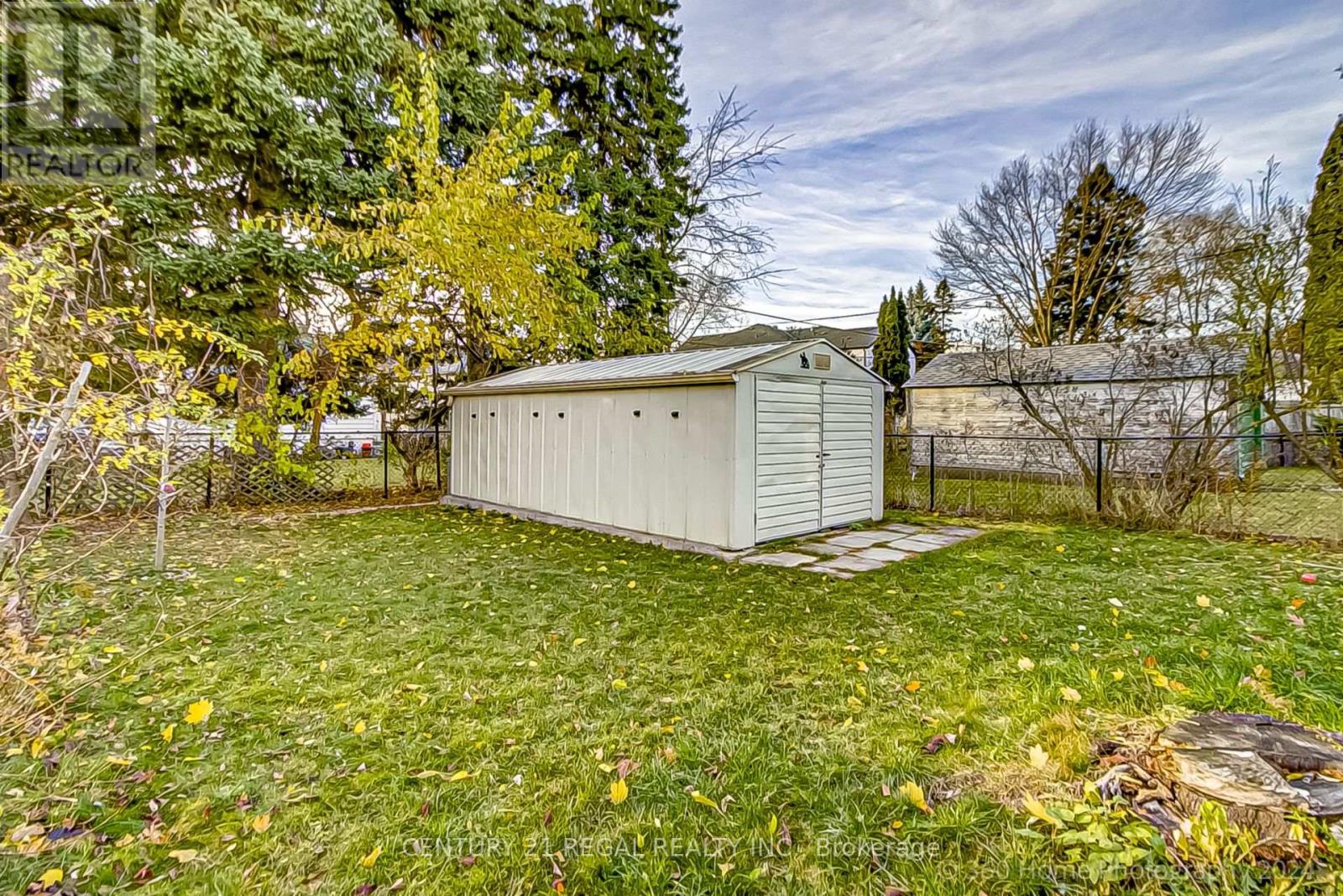 8 Bexhill AvenueToronto (Clairlea-Birchmount), Ontario  M1L 3B4 - Photo 19 - E11436415