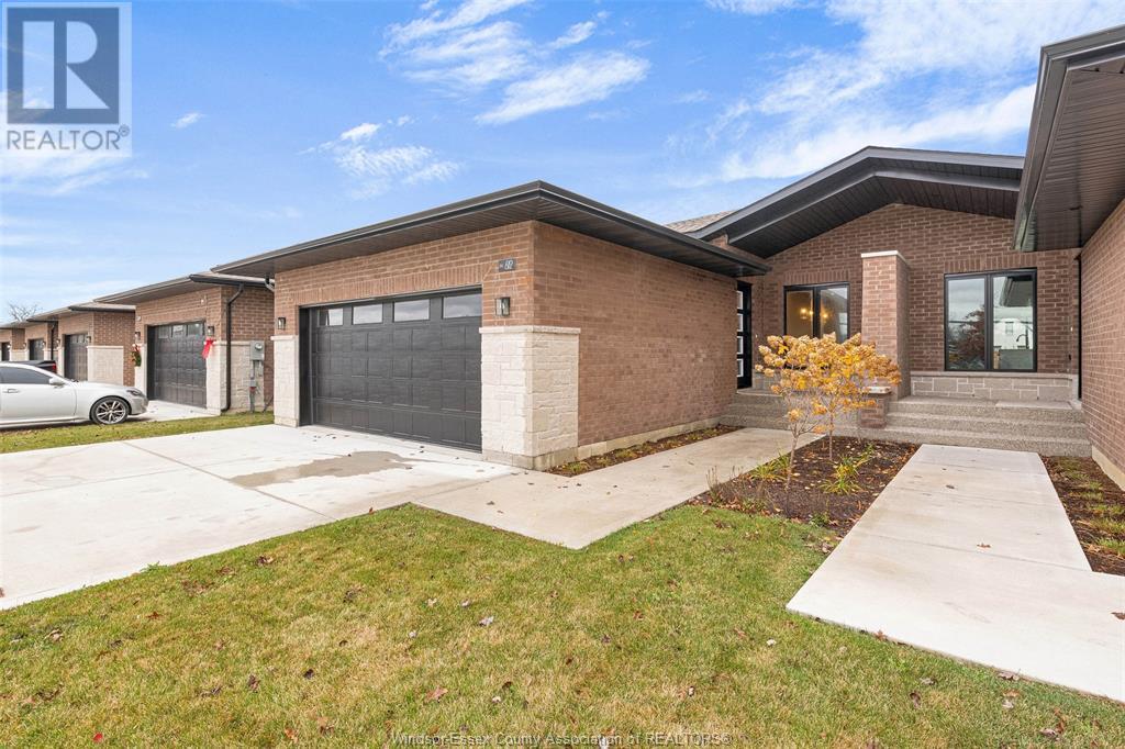 Property at 612 LILY MAC BOULEVARD image 2