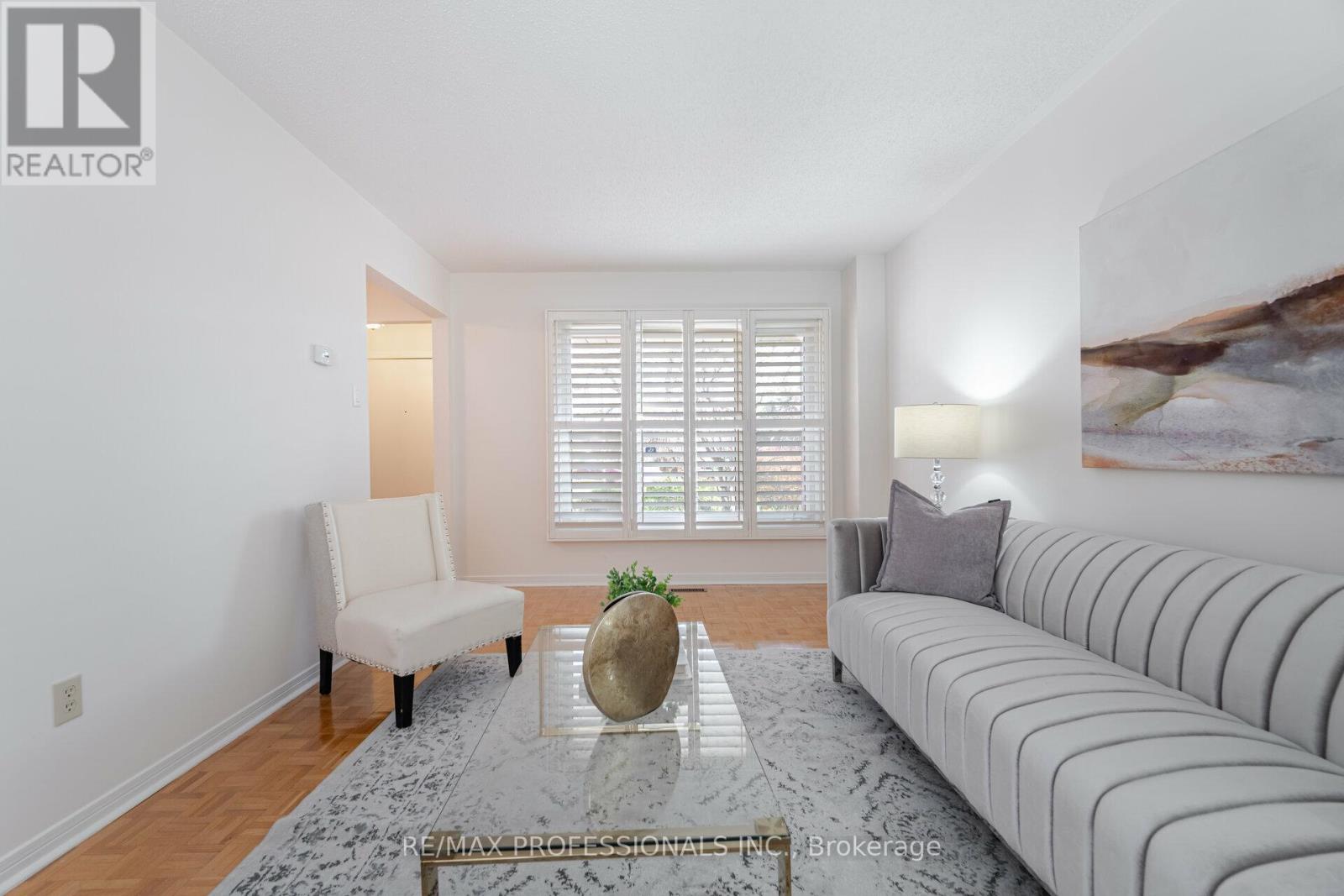 Property at 141 KINGSBRIDGE GARDEN CIRCLE image 5