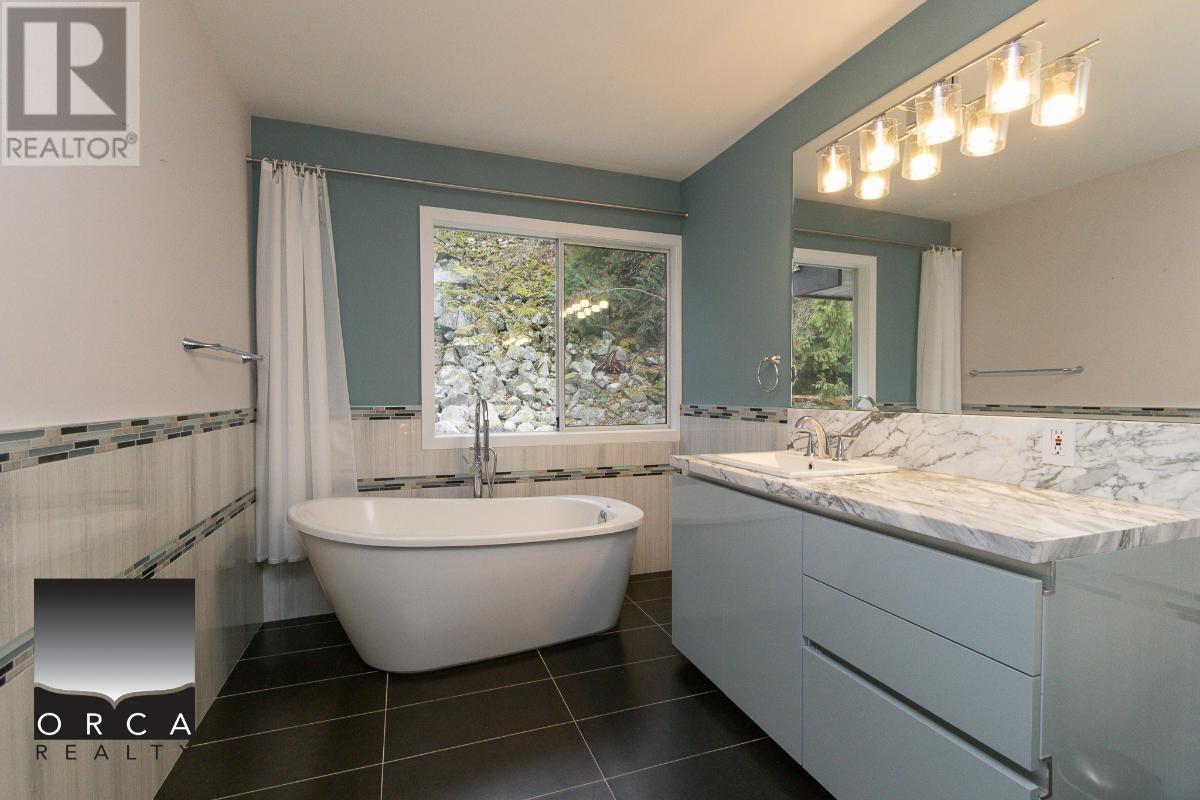 5277 Marine Drive, West Vancouver, British Columbia  V7W 2P5 - Photo 18 - R2947351