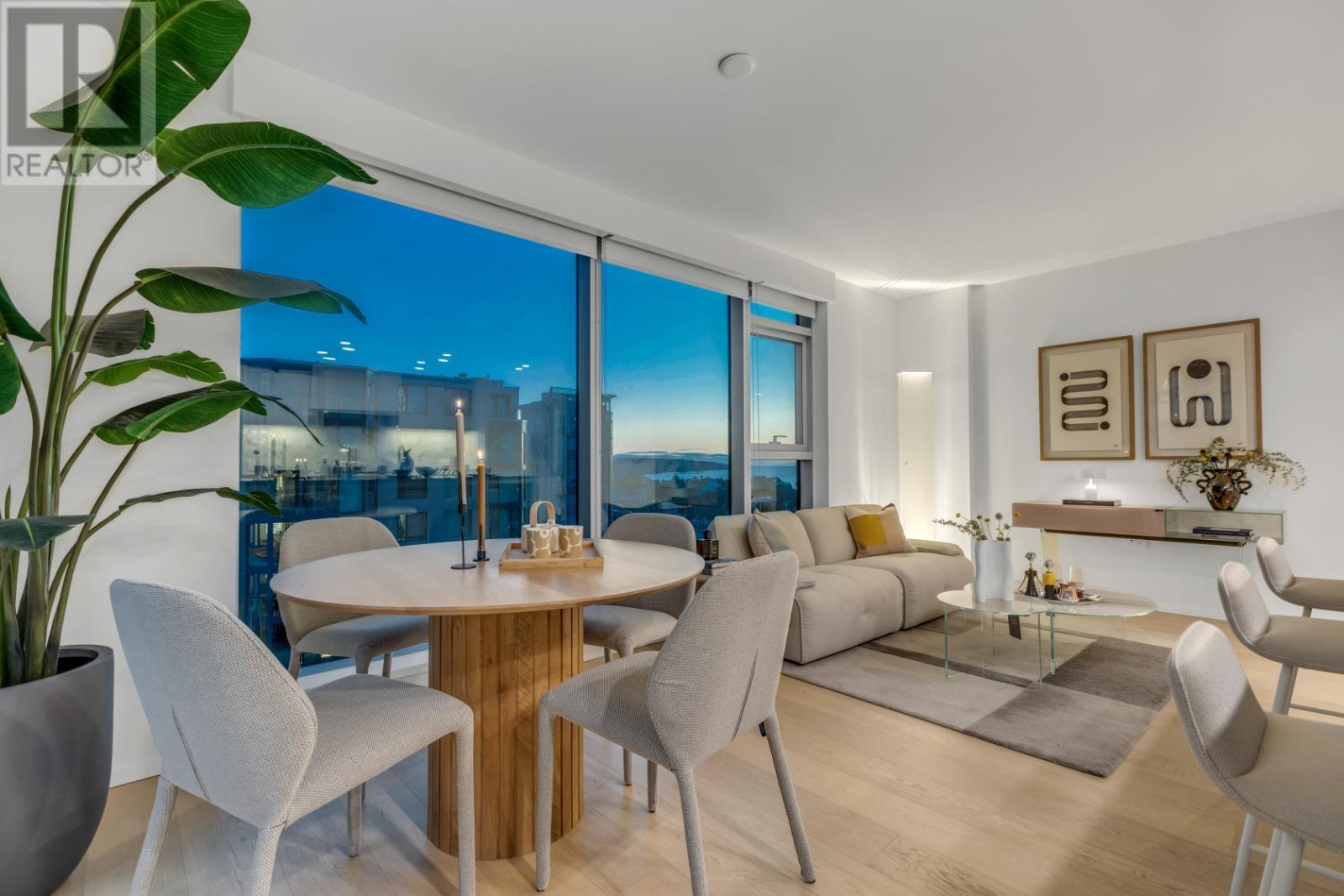 Listing Picture 12 of 35 : 1402 889 PACIFIC STREET, Vancouver / 溫哥華 - 魯藝地產 Yvonne Lu Group - MLS Medallion Club Member