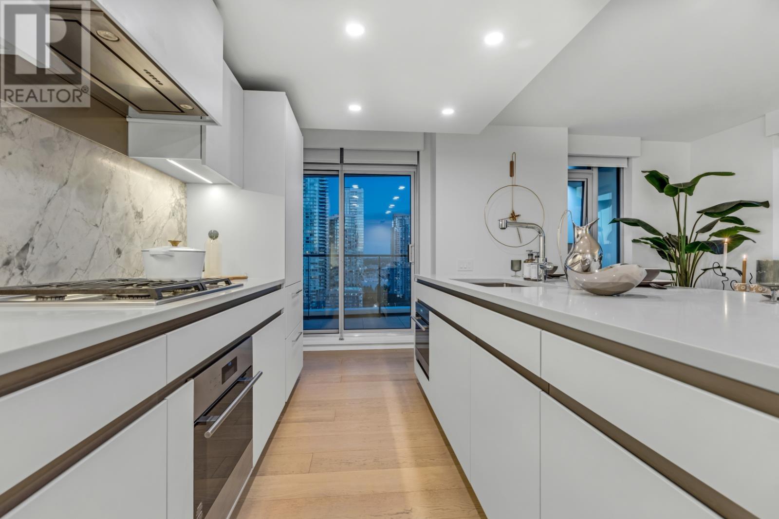 Listing Picture 15 of 35 : 1402 889 PACIFIC STREET, Vancouver / 溫哥華 - 魯藝地產 Yvonne Lu Group - MLS Medallion Club Member