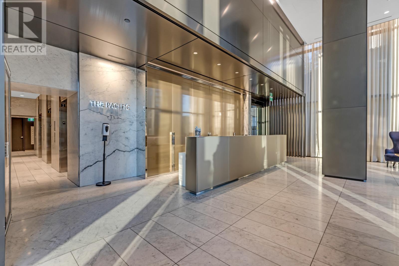 Listing Picture 2 of 35 : 1402 889 PACIFIC STREET, Vancouver / 溫哥華 - 魯藝地產 Yvonne Lu Group - MLS Medallion Club Member