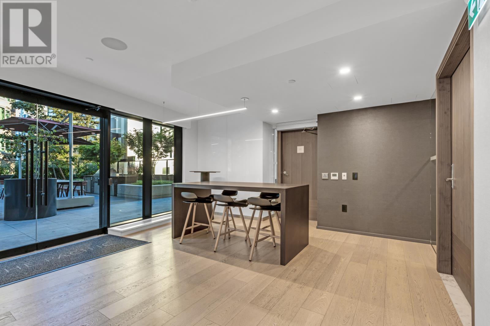 Listing Picture 27 of 35 : 1402 889 PACIFIC STREET, Vancouver / 溫哥華 - 魯藝地產 Yvonne Lu Group - MLS Medallion Club Member