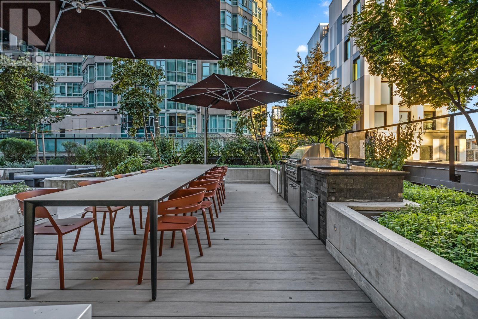 Listing Picture 31 of 35 : 1402 889 PACIFIC STREET, Vancouver / 溫哥華 - 魯藝地產 Yvonne Lu Group - MLS Medallion Club Member