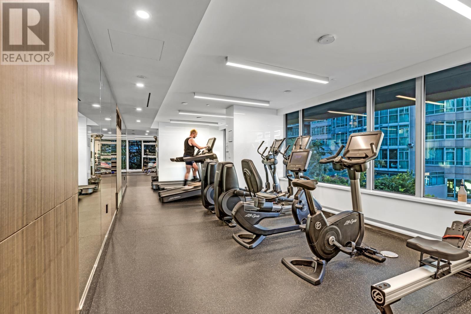 Listing Picture 34 of 35 : 1402 889 PACIFIC STREET, Vancouver / 溫哥華 - 魯藝地產 Yvonne Lu Group - MLS Medallion Club Member