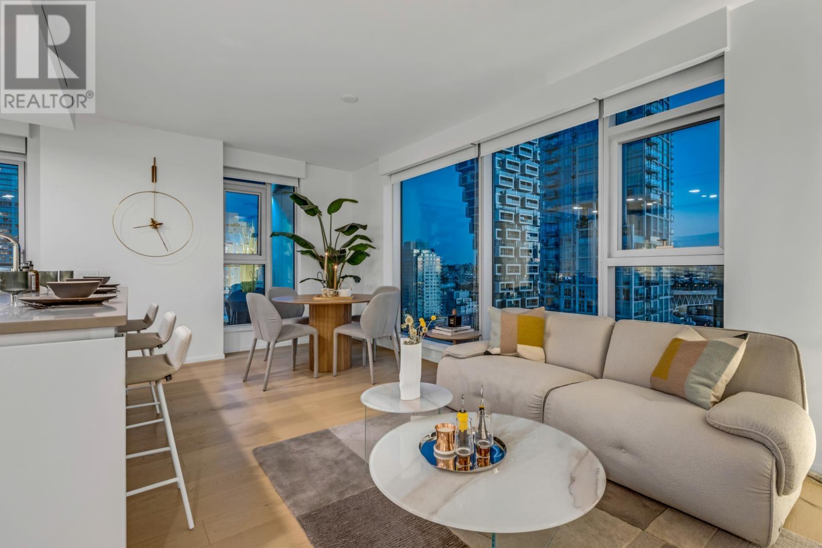 Listing Picture 8 of 35 : 1402 889 PACIFIC STREET, Vancouver / 溫哥華 - 魯藝地產 Yvonne Lu Group - MLS Medallion Club Member