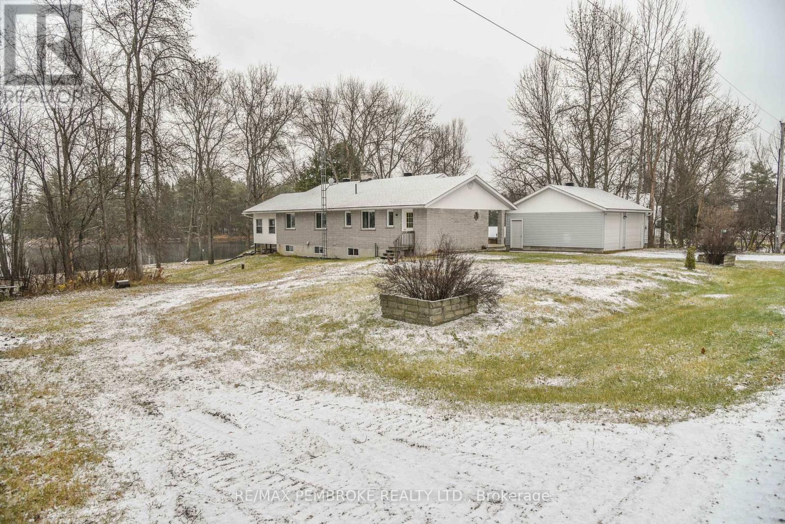 218 Greenway Drive, Whitewater Region, Ontario  K0J 2L0 - Photo 12 - X11439923