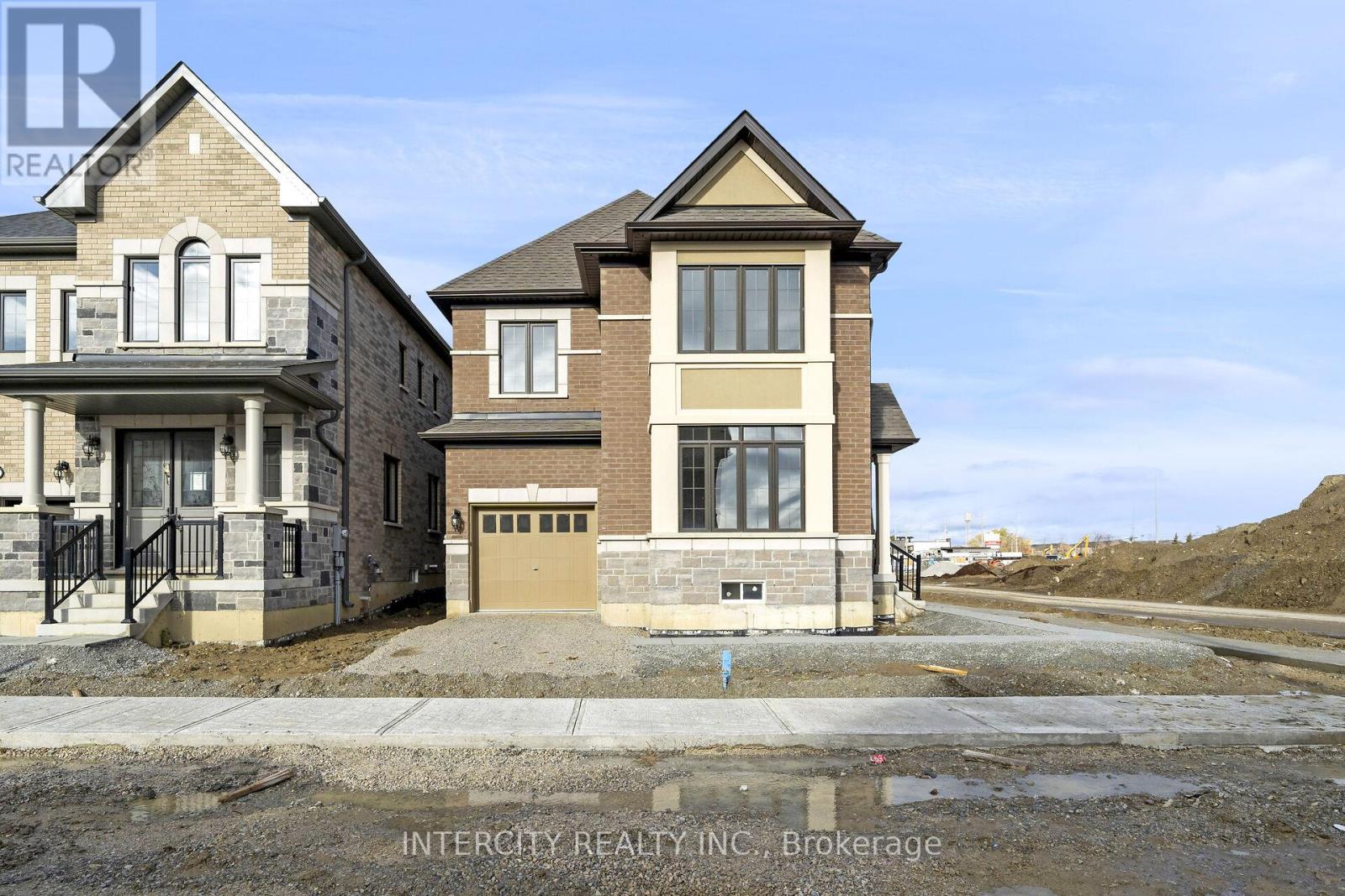 Lot 107 - 10 Tetley Road, Brampton, Ontario  L6R 4G4 - Photo 2 - W11442806