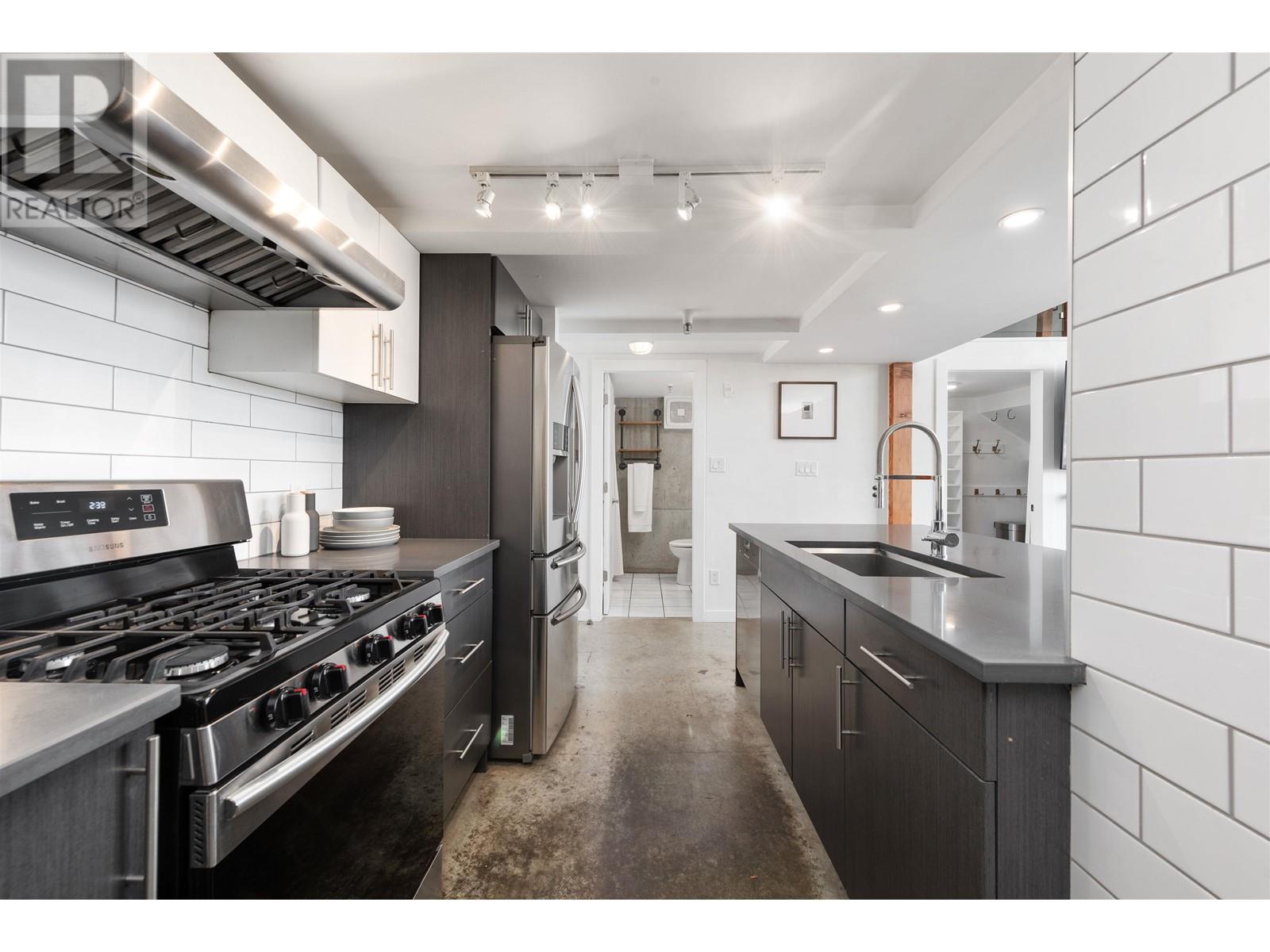 Listing Picture 9 of 24 : 204 2001 WALL STREET, Vancouver / 溫哥華 - 魯藝地產 Yvonne Lu Group - MLS Medallion Club Member